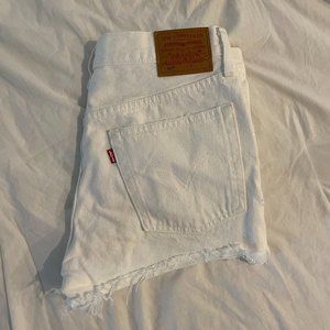 size 28 Levi's 501 Mid-Rise Denim Short – Pearly White